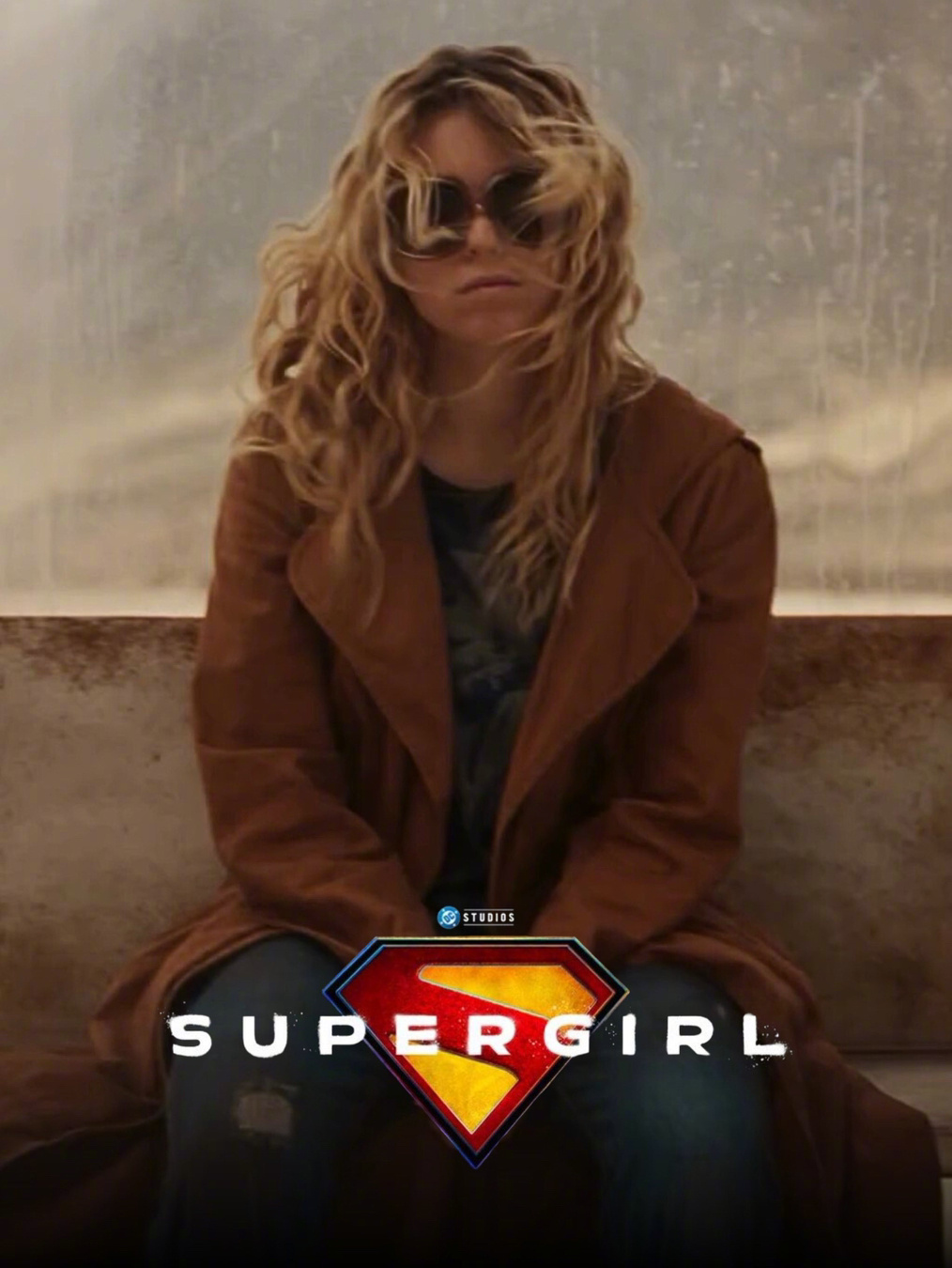 DCU《超级少女》曝先导预告，杰森·莫玛饰暴狼2026年上映