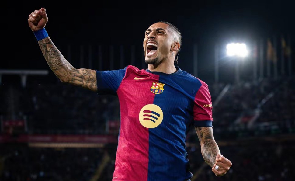 拉菲尼亚梅开二度助巴萨六连胜领跑，巴西前锋成关键先生