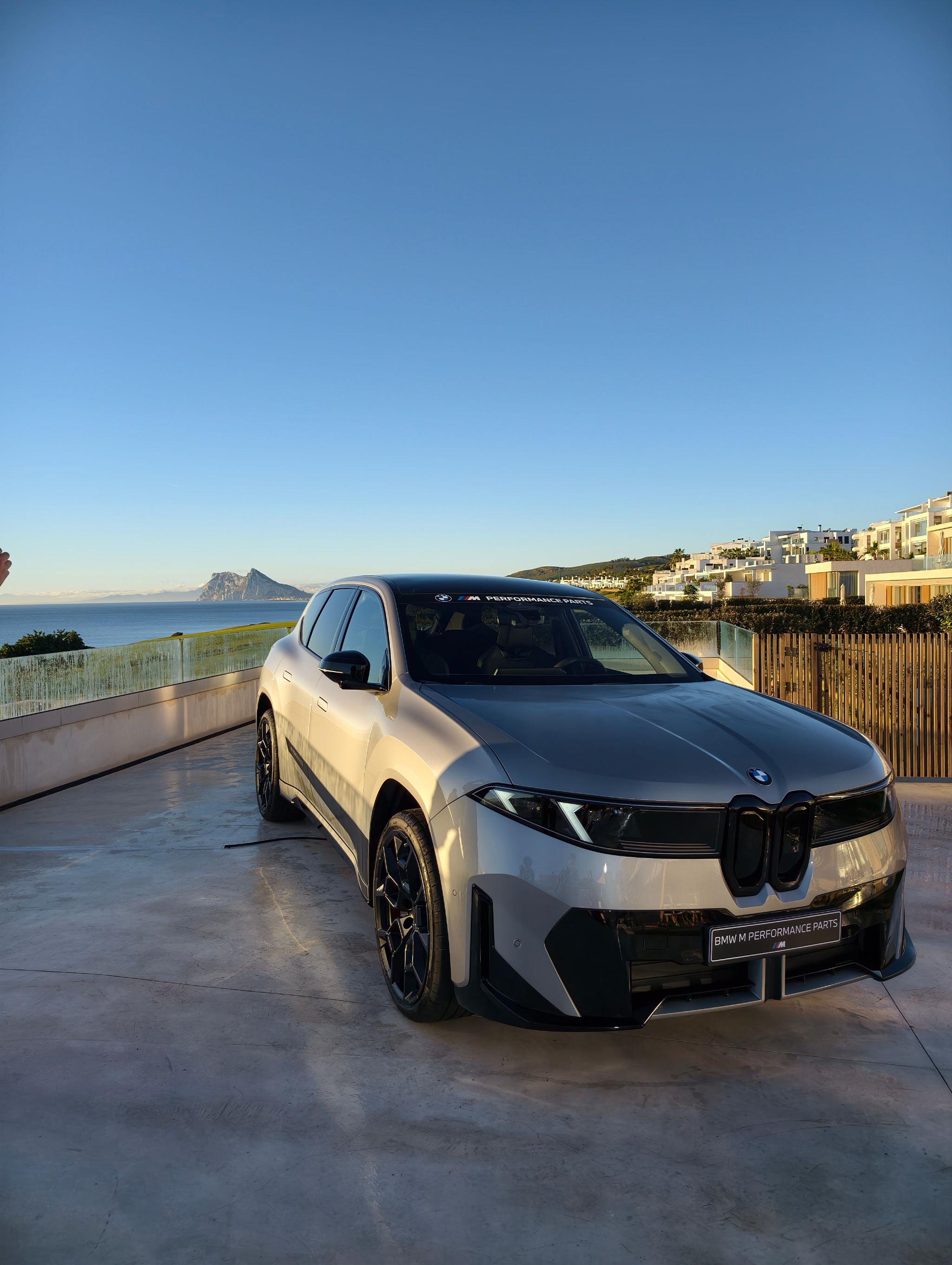 宝马新世代iX3 M Performance亮相，CLTC续航超900公里