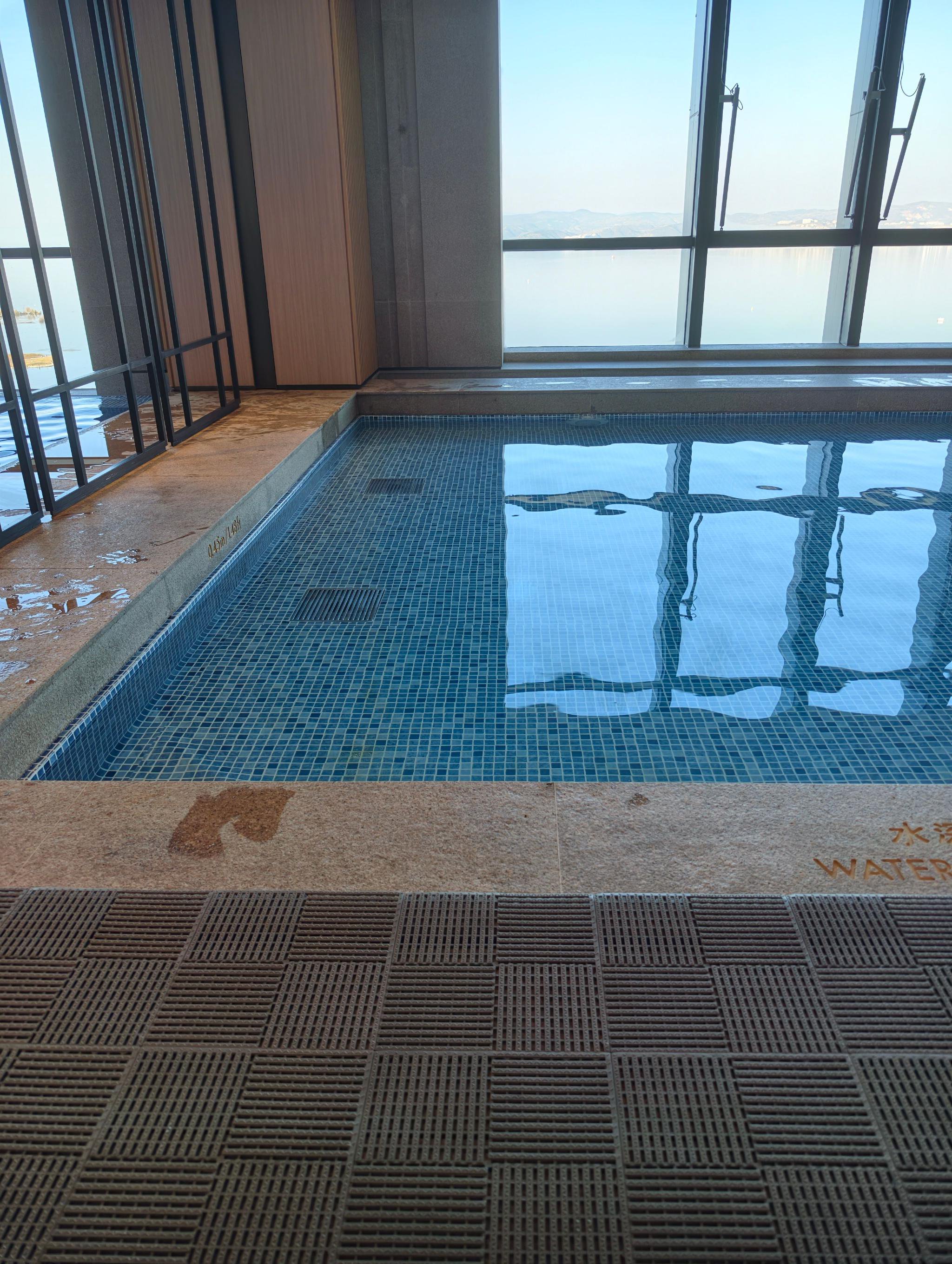 张若昀回应演员不看镜头争议