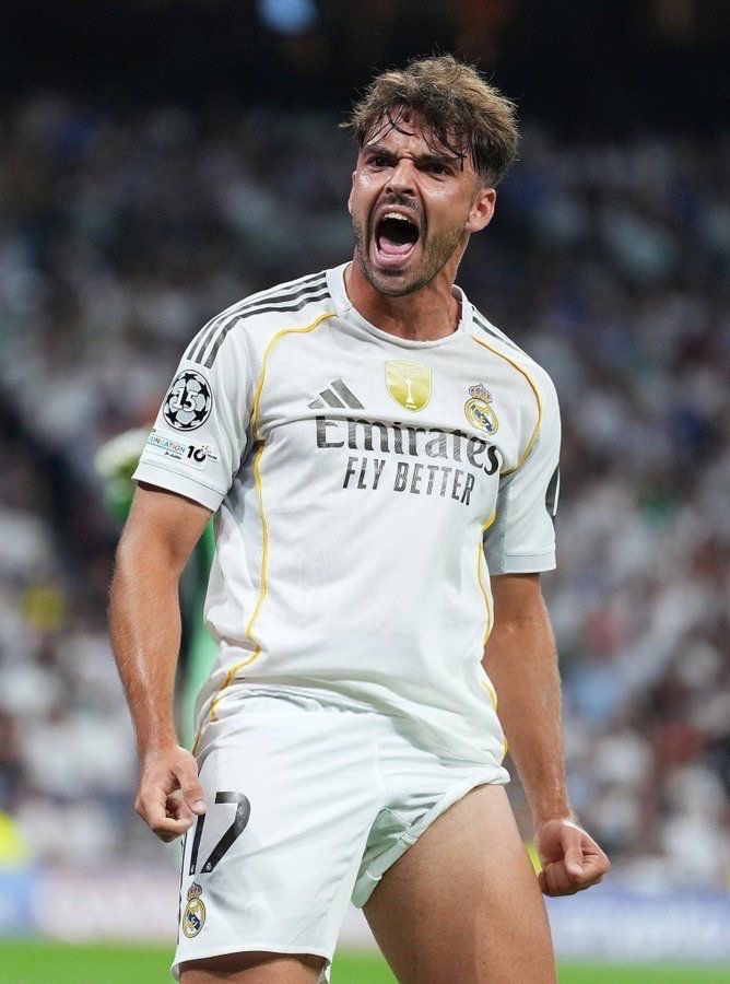 阿森西奥继续出任右后卫，巴尔韦德首发中场