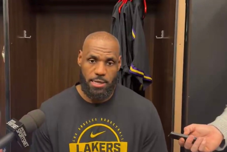 詹姆斯称艾顿14投12中表现关键，赞其内线统治力助队获胜