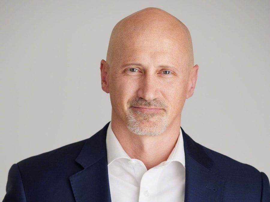 前特斯拉Autopilot主管安德森或接任通用CEO，技术转型成关键