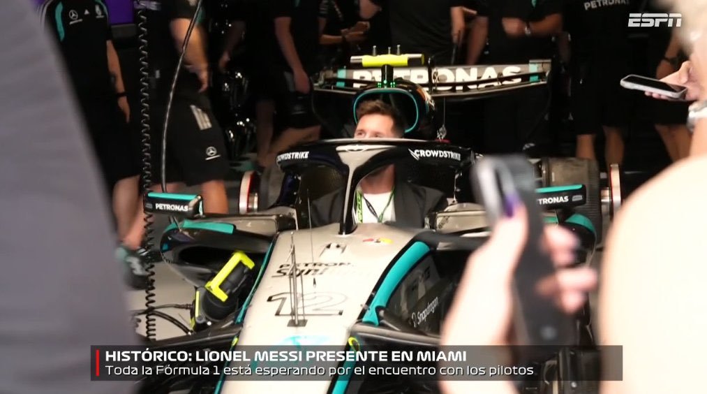 梅西体验2026F1迈阿密大奖赛赛车