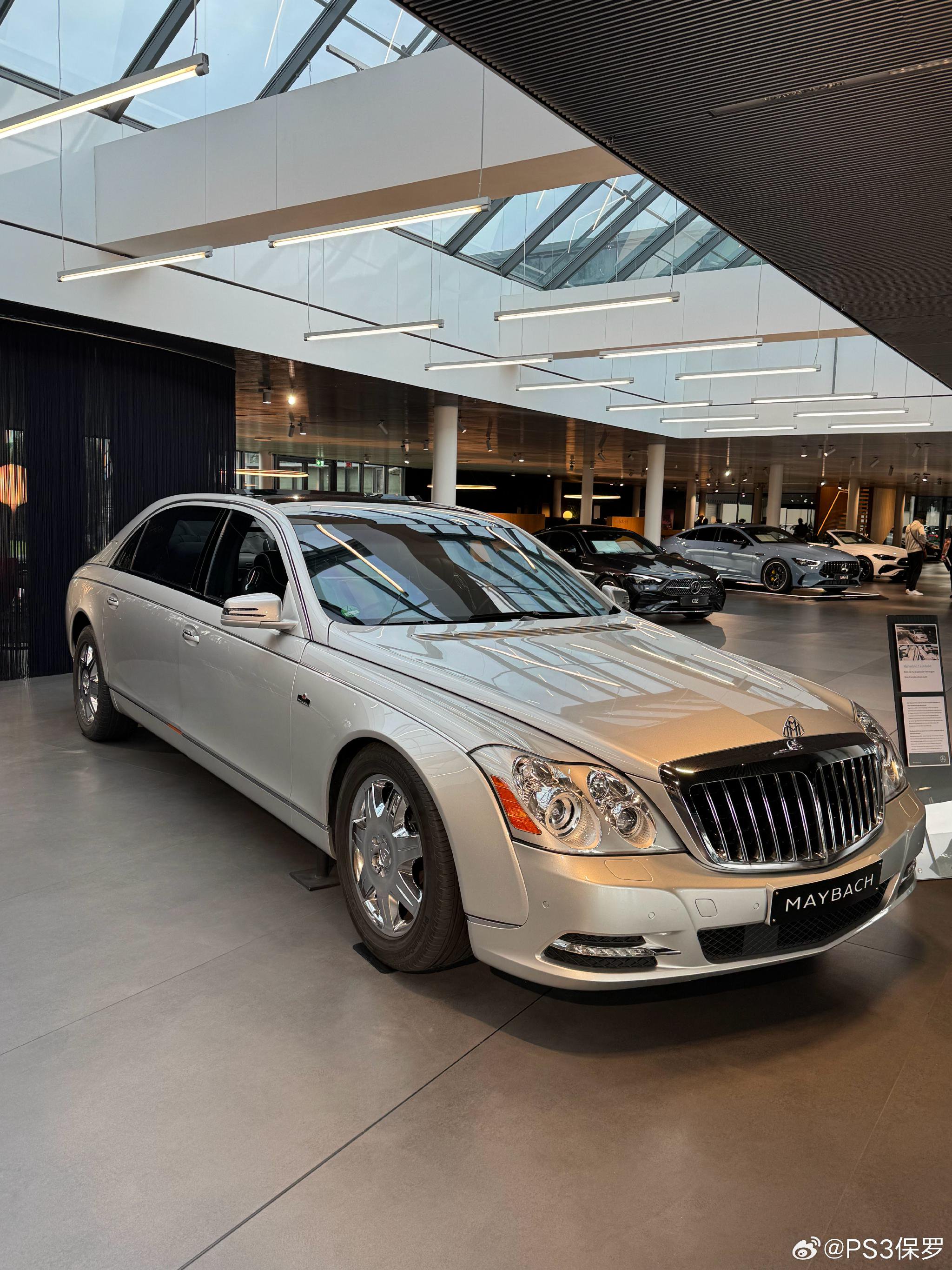 奔驰迈巴赫62 S Landaulet敞篷豪车亮相，17年不过时