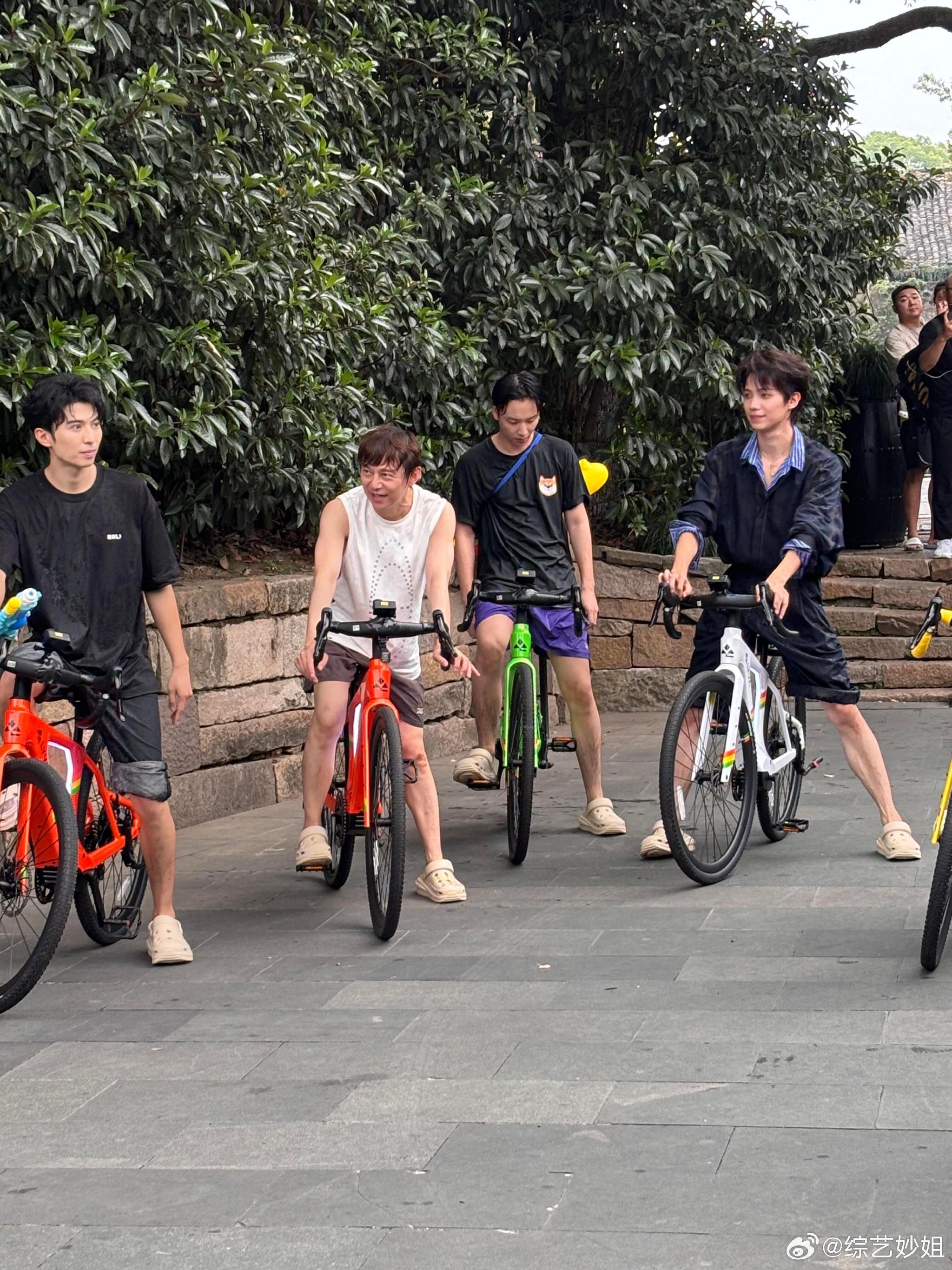 赵小童罗一舟吴泽林刘家祎加盟向往的生活8