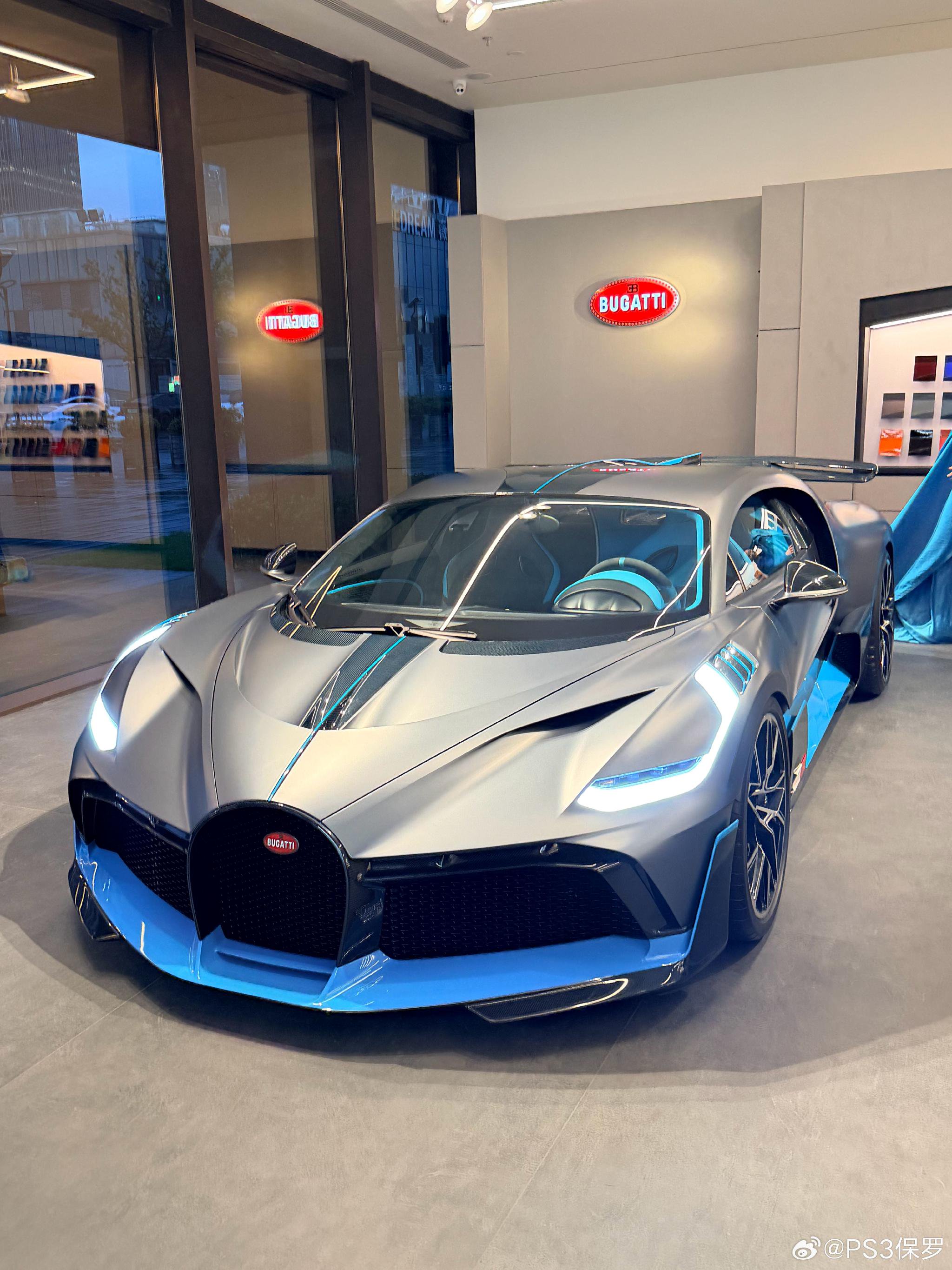 布加迪上海展厅开业，DIVO车型亮相