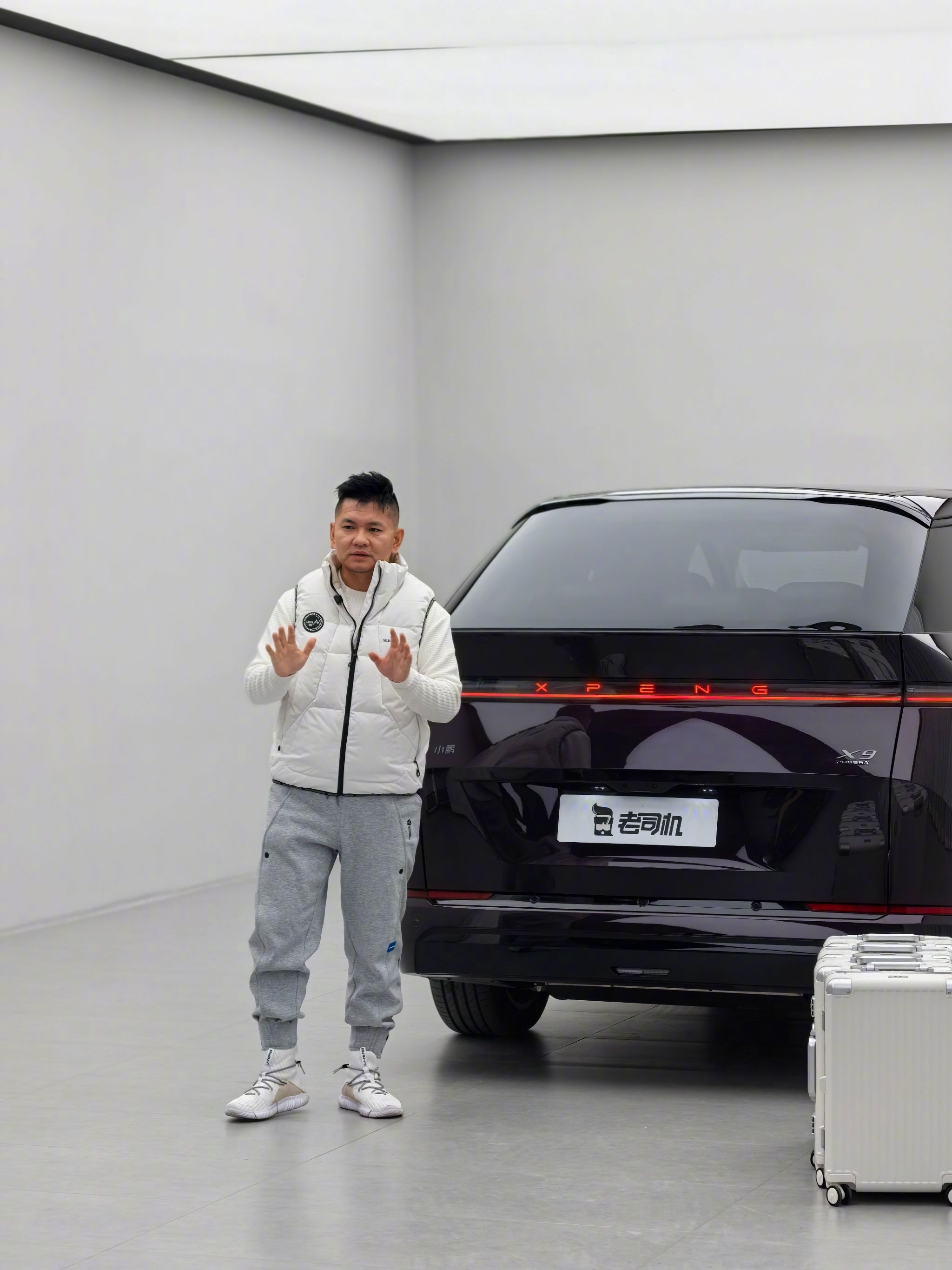 X9增程后备厢实测，6座塞4大箱1小箱、3辆山地车轻松装