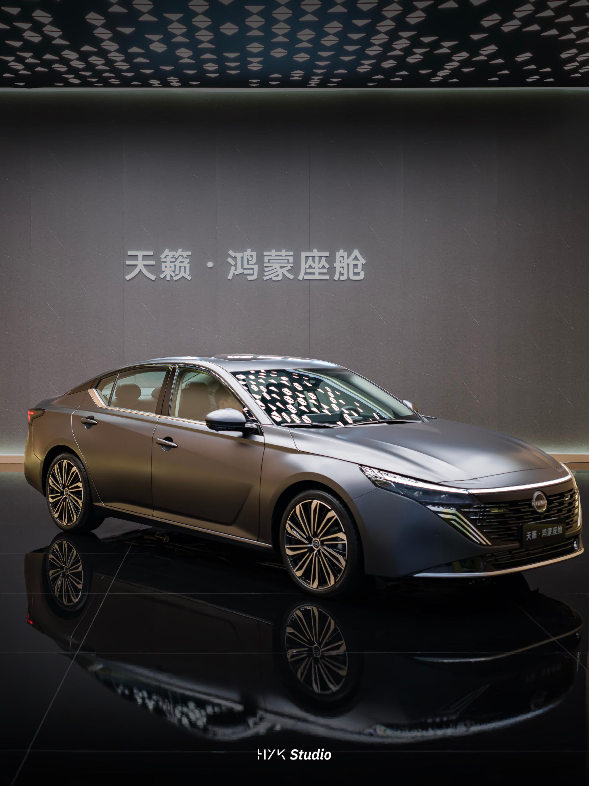 东风日产天籁发布新车型，搭载HarmonySpace 5智能座舱