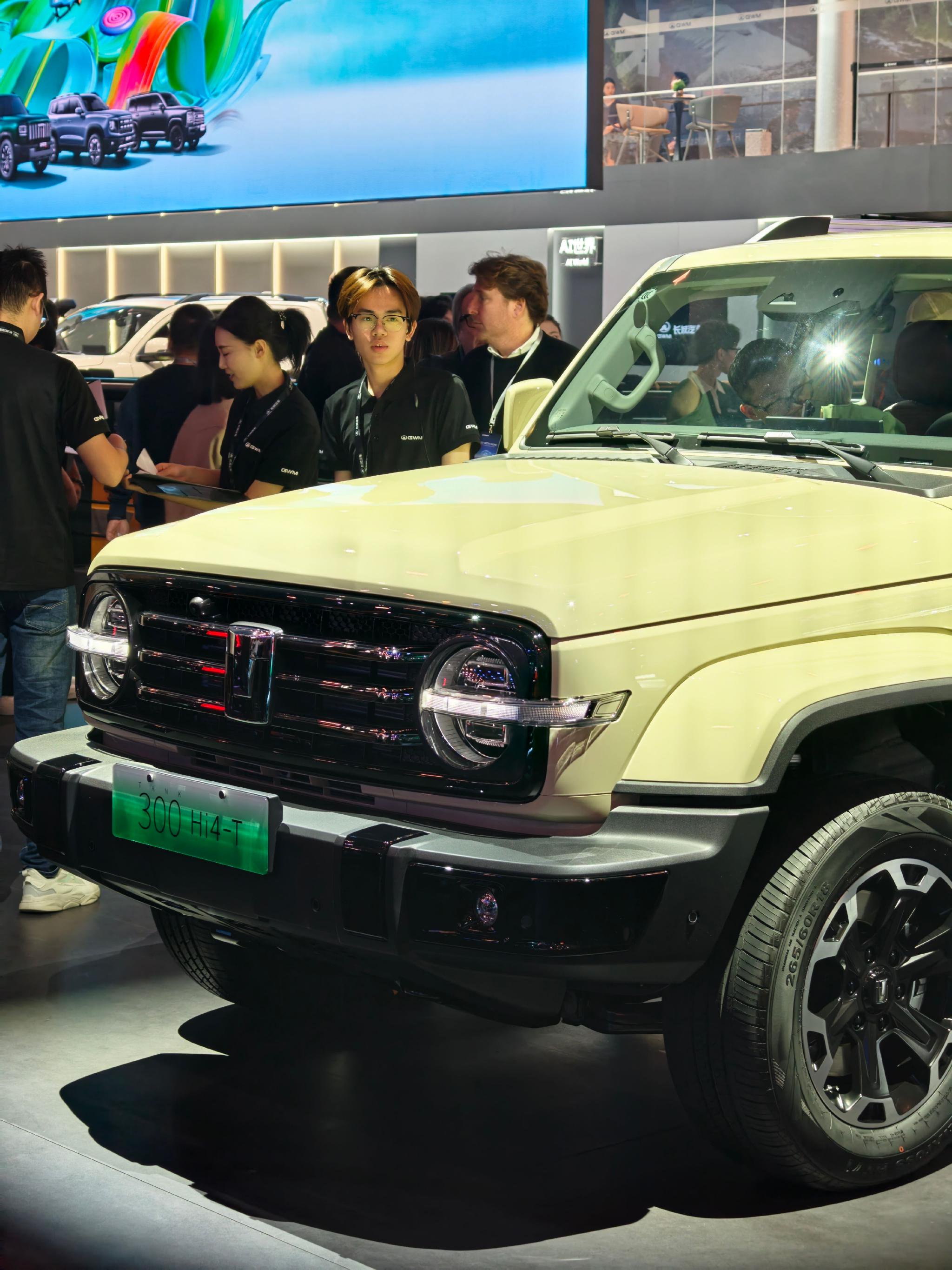 坦克300、智己LS9、奇瑞纵横G700环塔版亮相，售价19.98万起