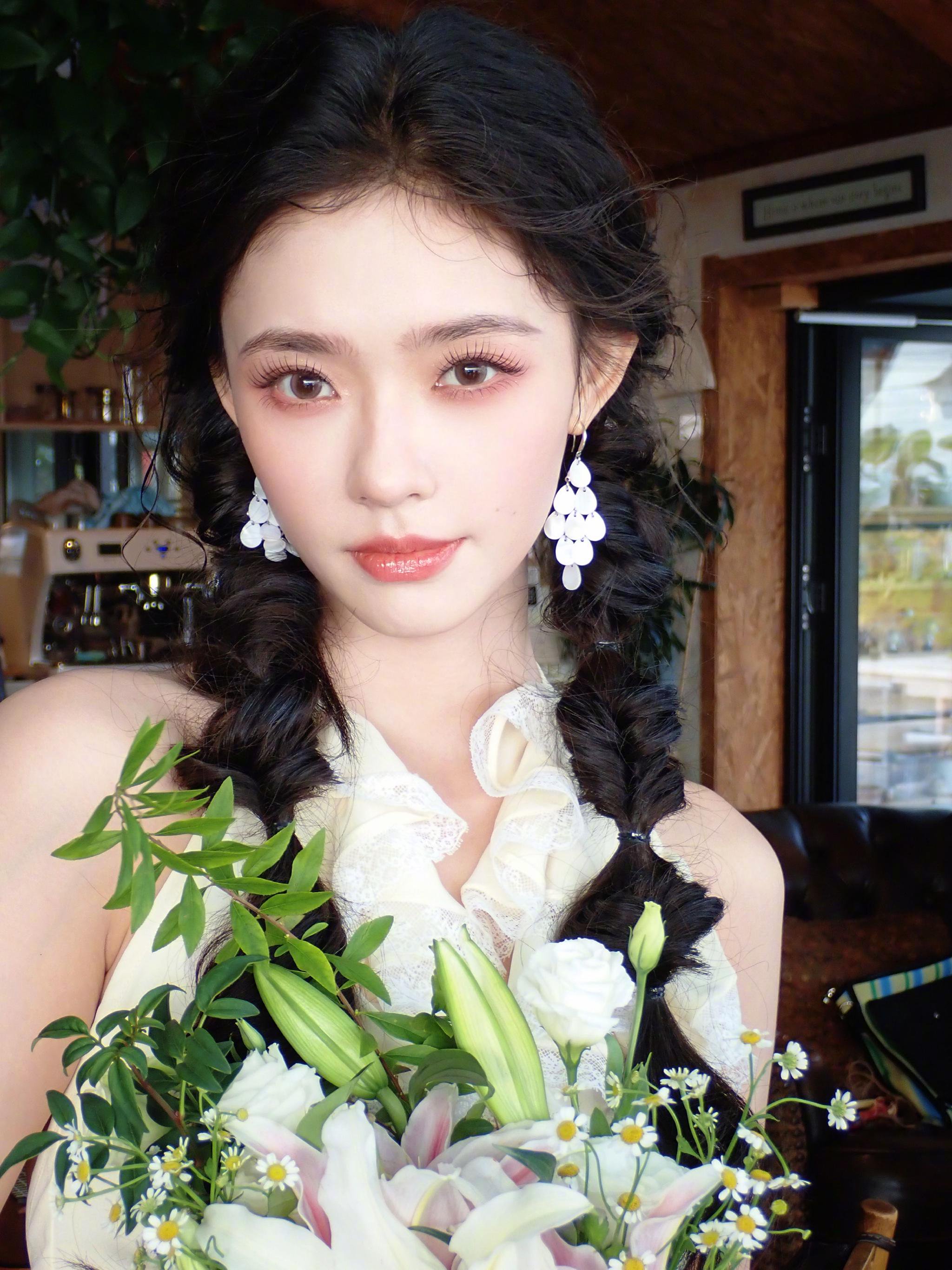 林允海风碎金裙摆软纱花束藏夏