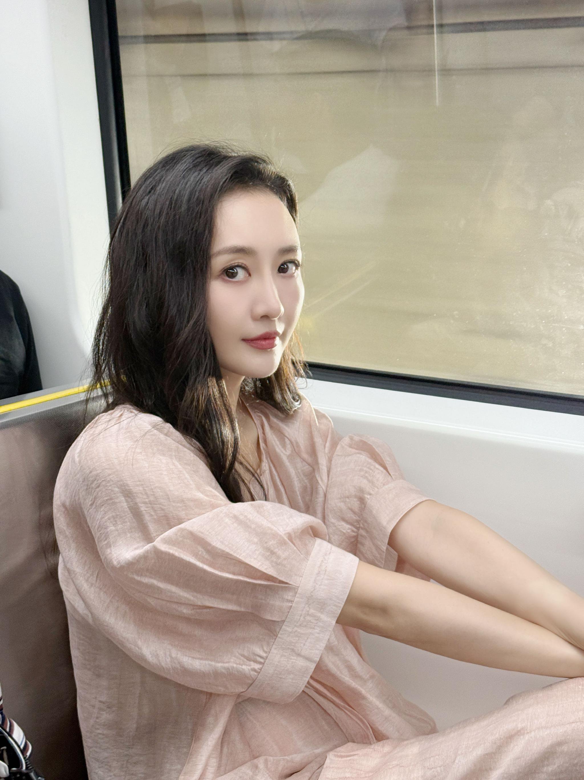 王鸥亮相引发关注