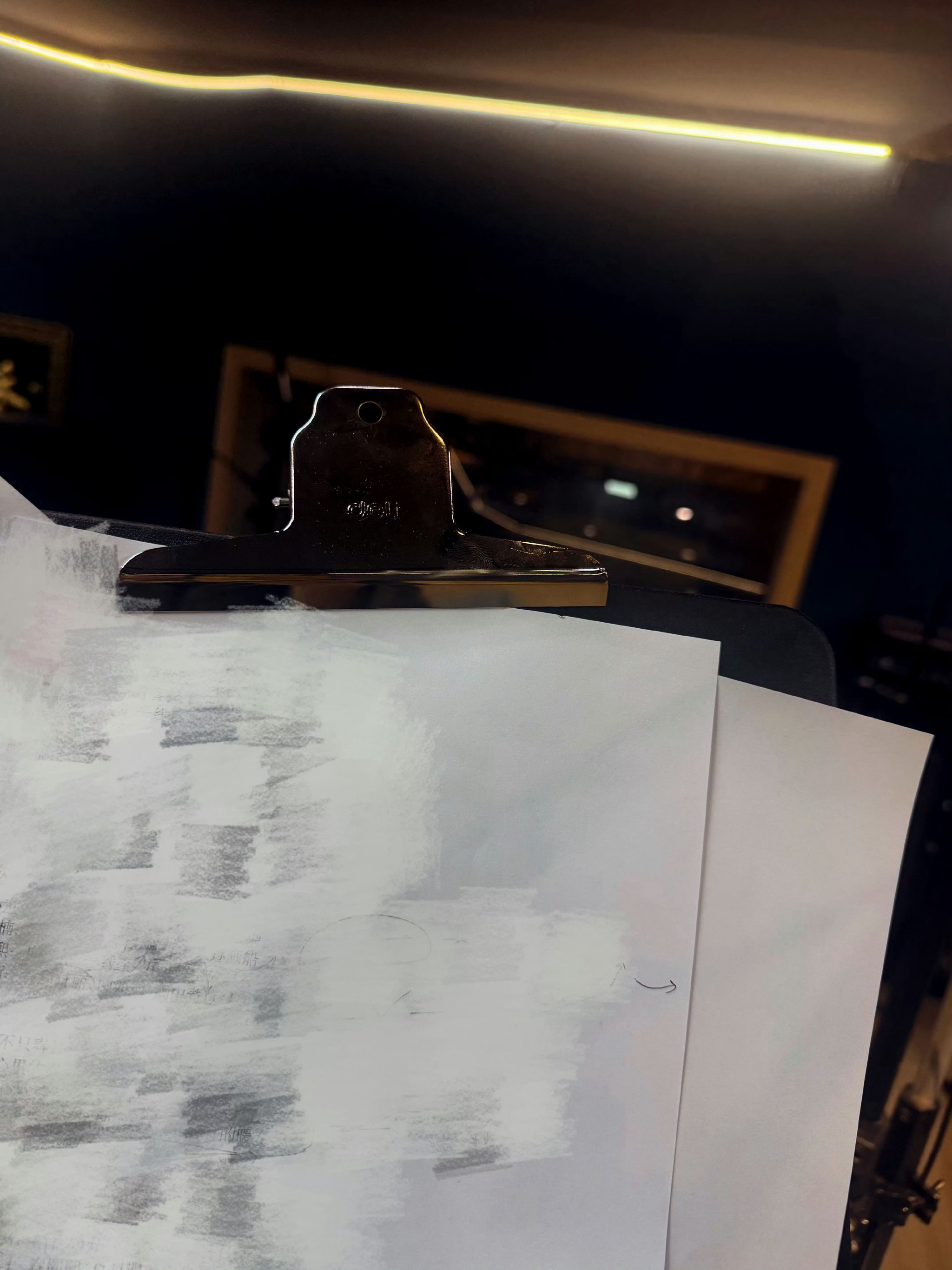 赵小童晒金禾内照片展现文体双发展