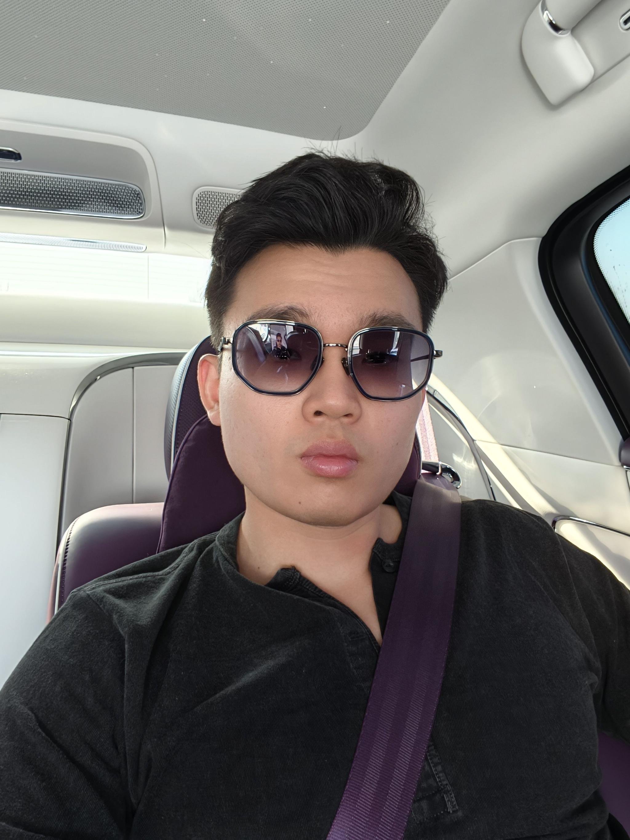 尊界后排舒适性获车主好评，长途驾驶休息更轻松