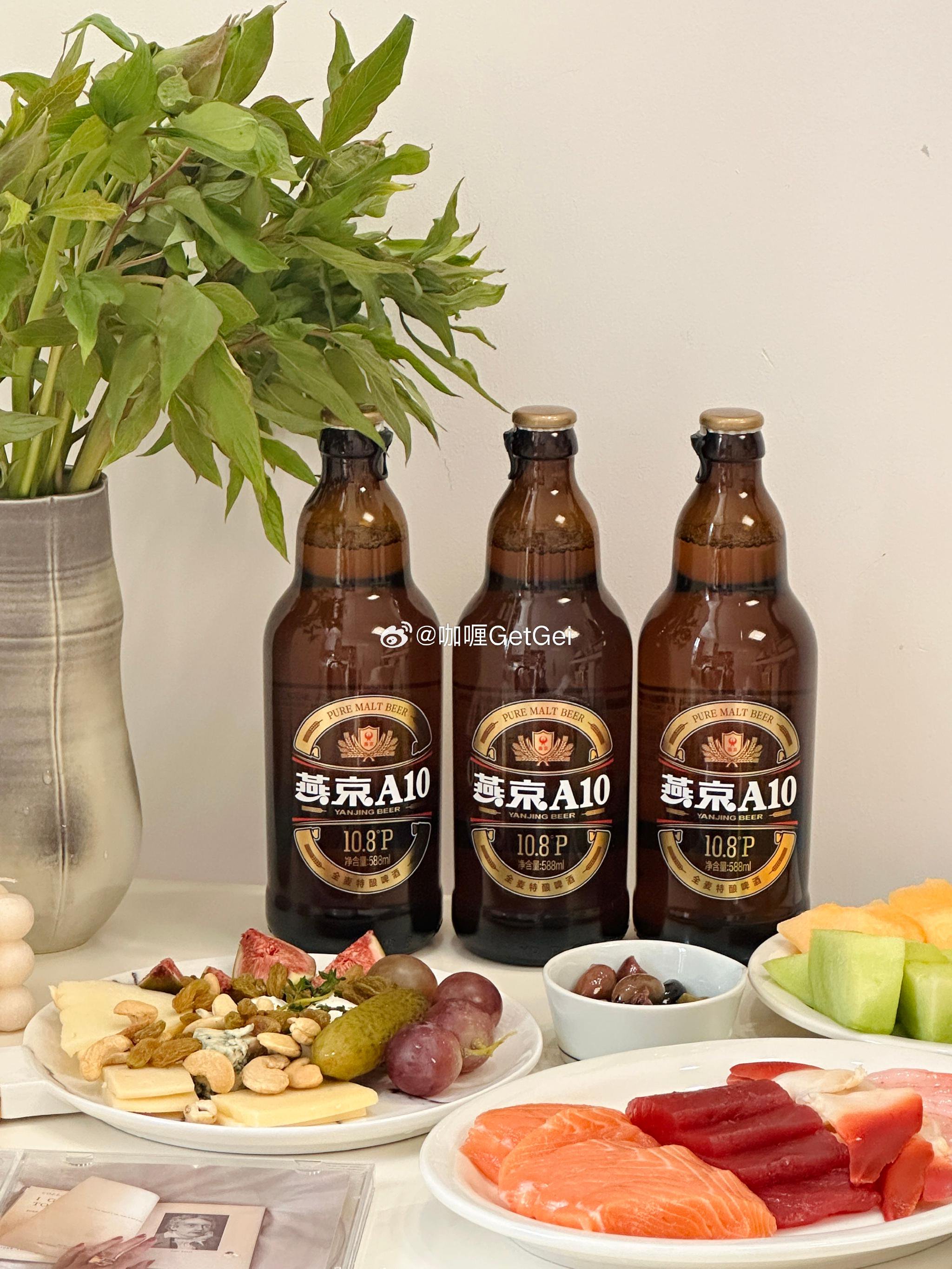 胡歌代言燕京A10啤酒，全麦酿造口感清爽获赞