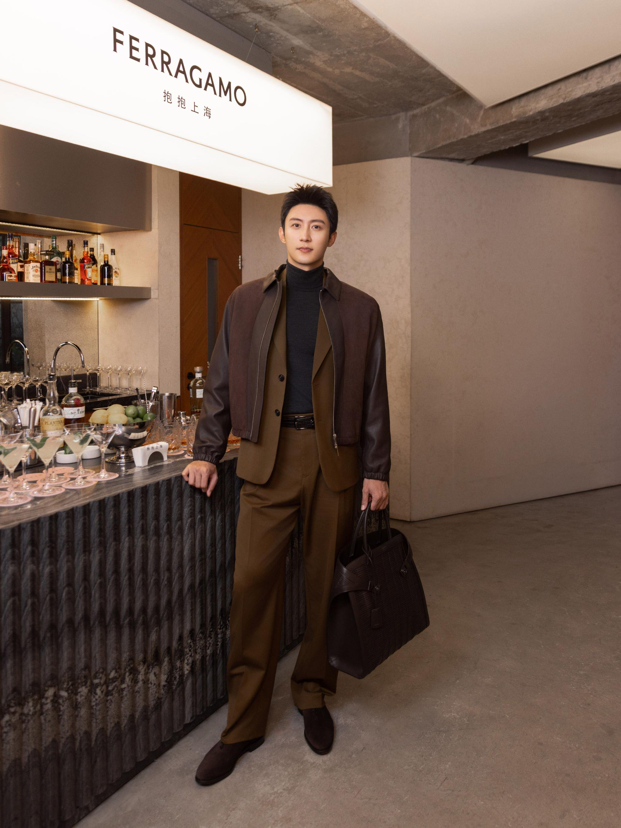 黄景瑜张钧甯等出席Ferragamo上海创意活动