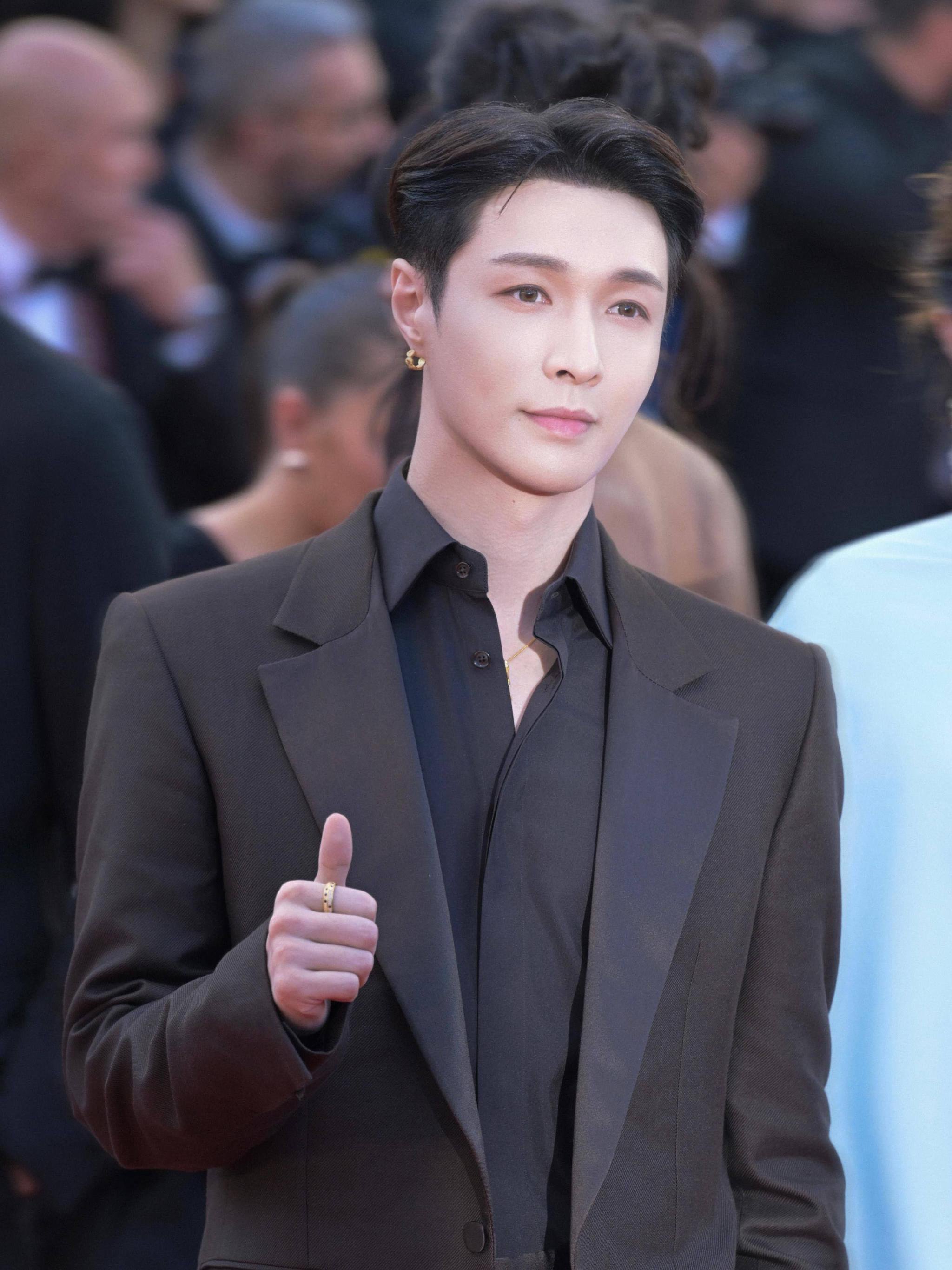 张艺兴亮相戛纳电影节，出任君佩全球首位品牌代言人