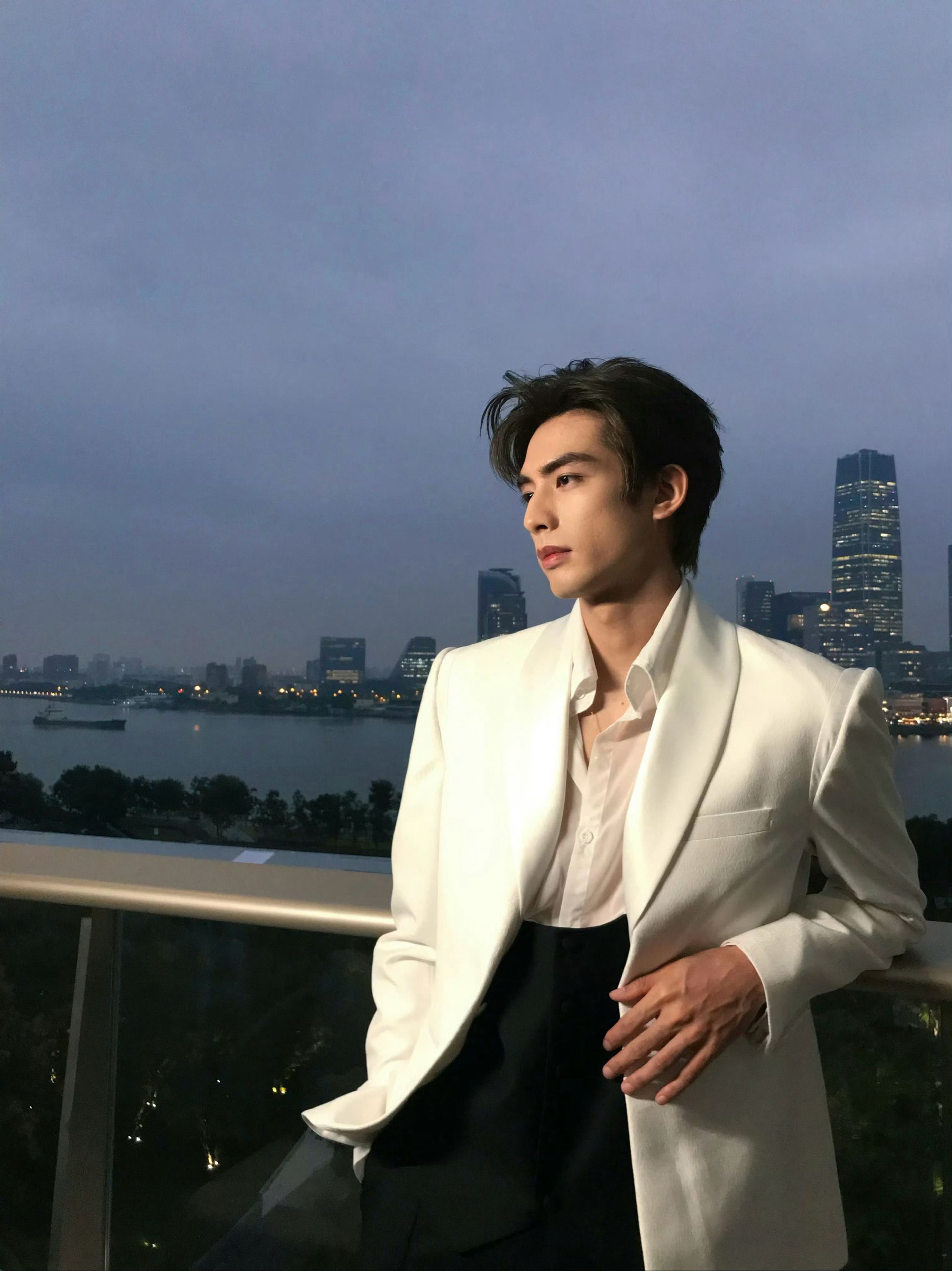 宋威龙超话发文，努力不会辜负你的付出