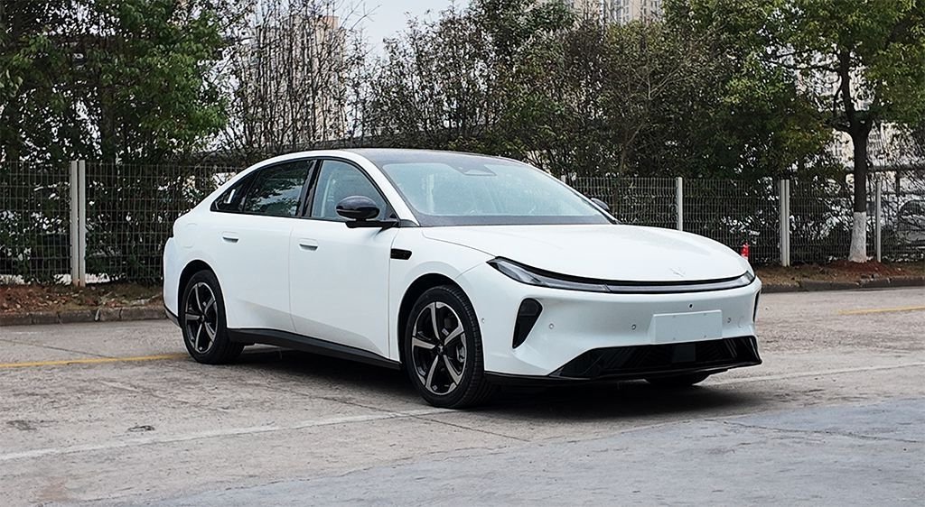 北汽极狐S3换电版申报图曝光，车长4.9米最大功率159kW