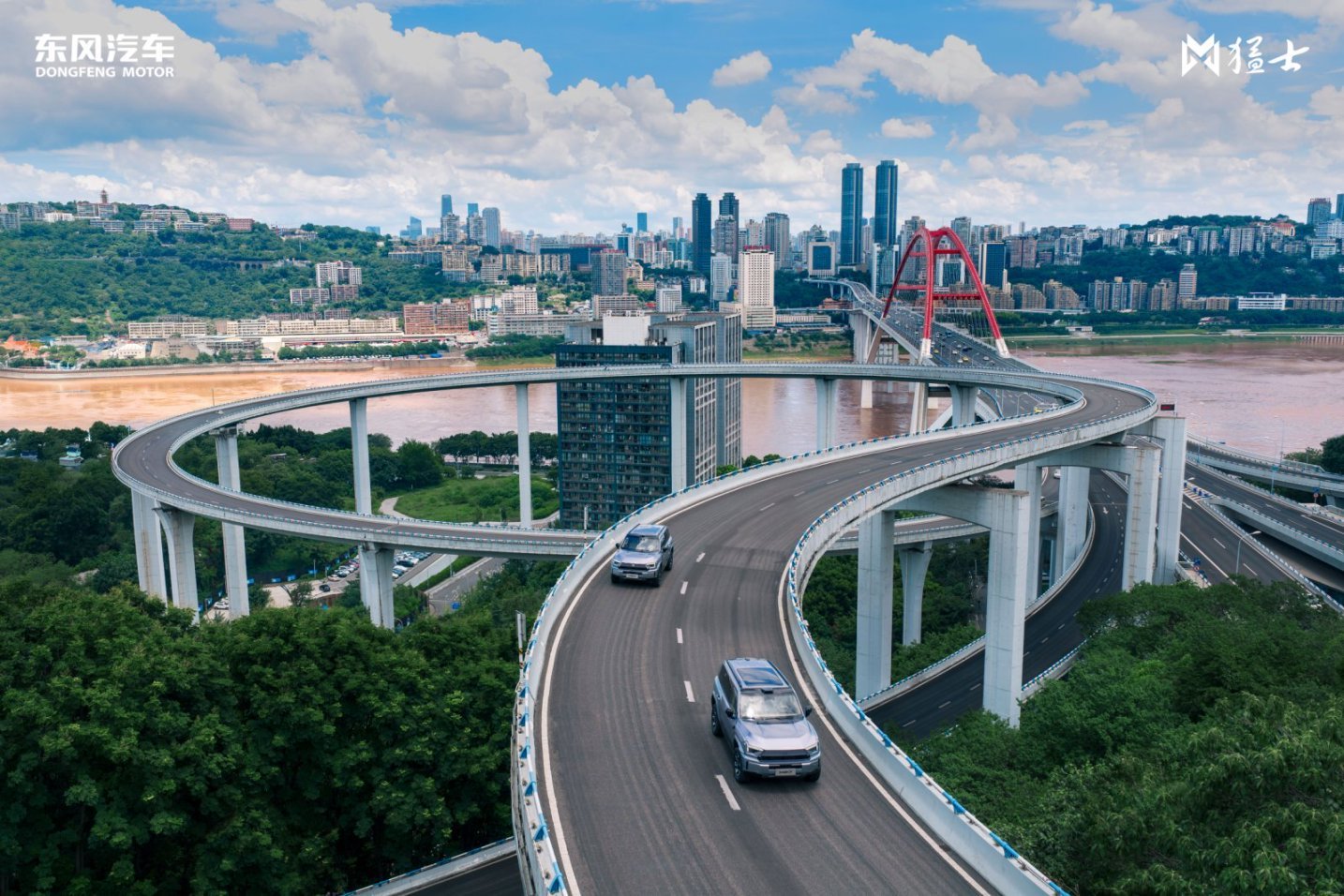 东风猛士M817豪华智能越野SUV上市，起售价31.99万元