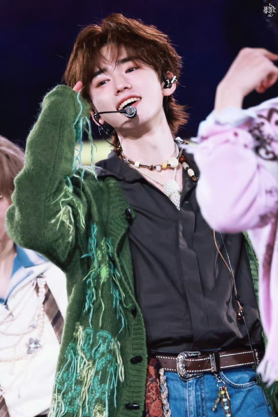 宋亚轩蜡笔小新眉造型引热议