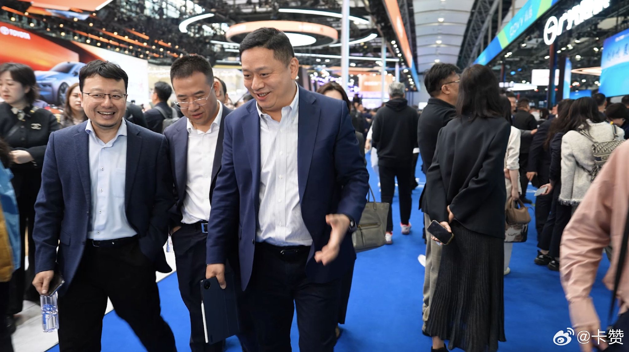 启境CEO车展暴走调研，一天跑遍所有展台