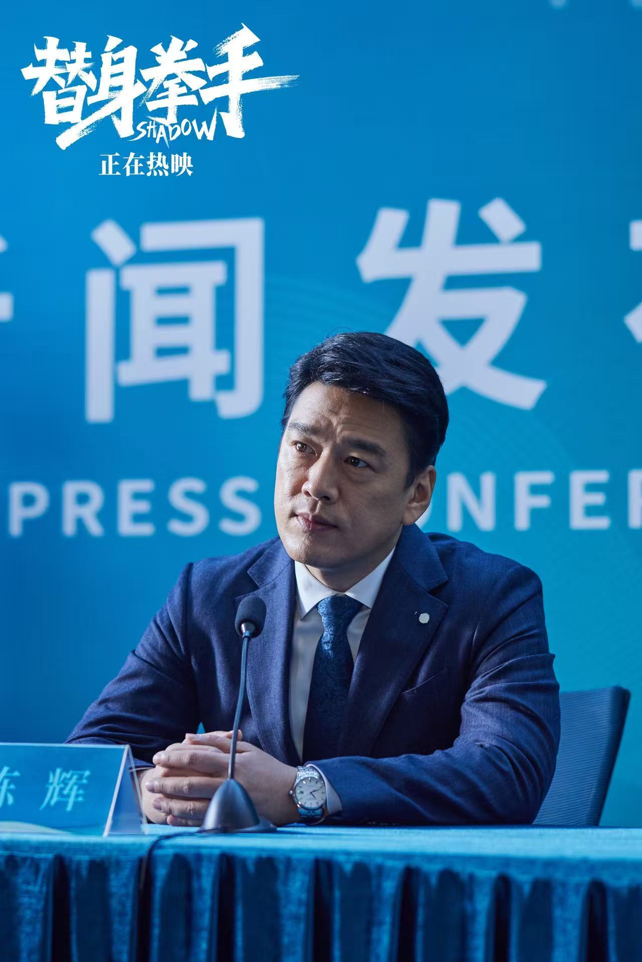 王耀庆西装造型尽显贵气，内娱霸总形象获赞