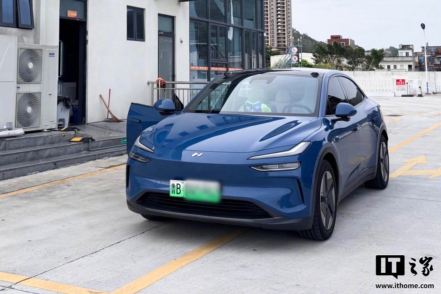 新款乐道L60无伪装谍照曝光，新增双无线充电板后排通风价格不变