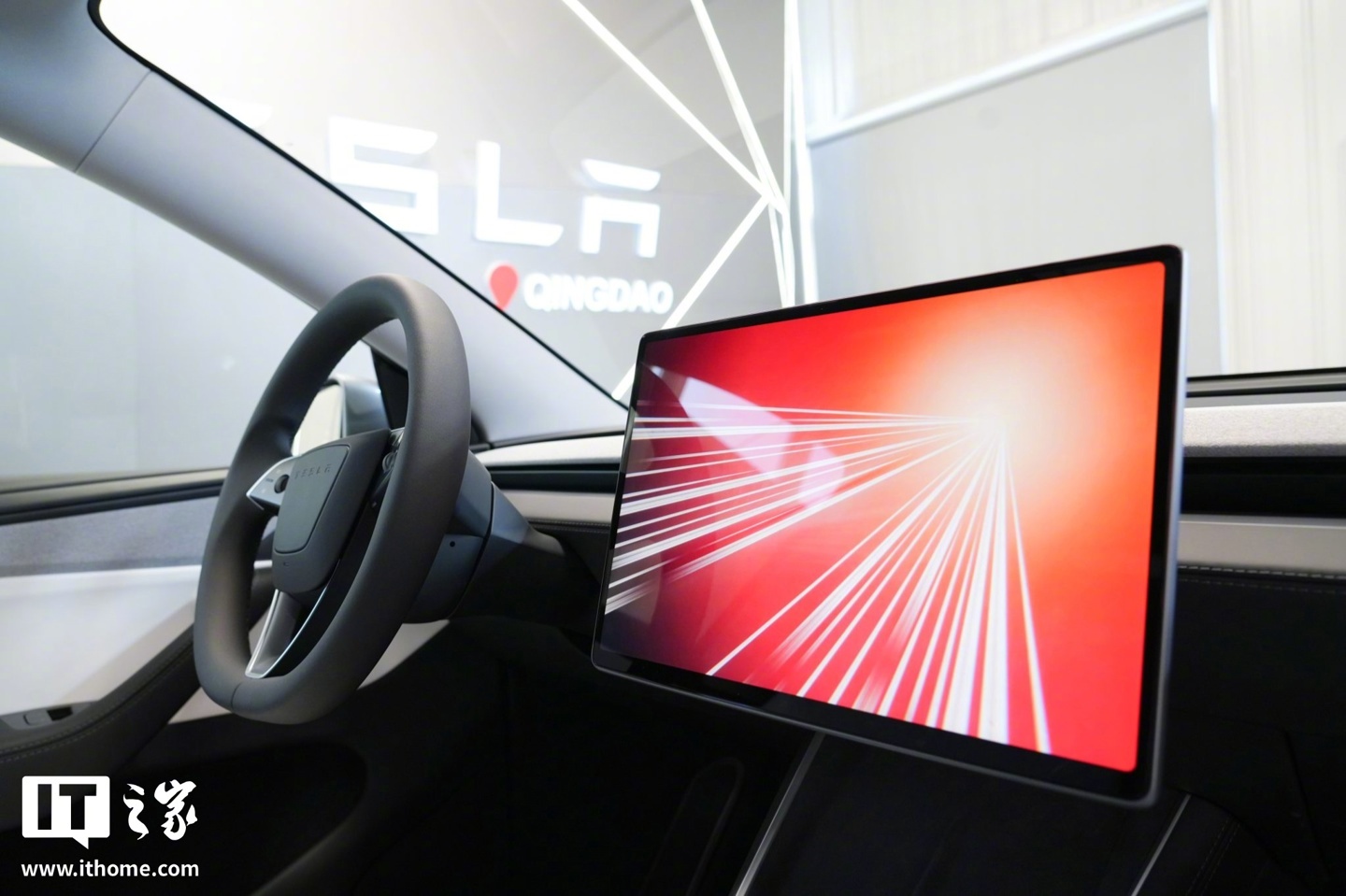 马斯克称特斯拉FSD v14.3为最后重要拼图，年内发布