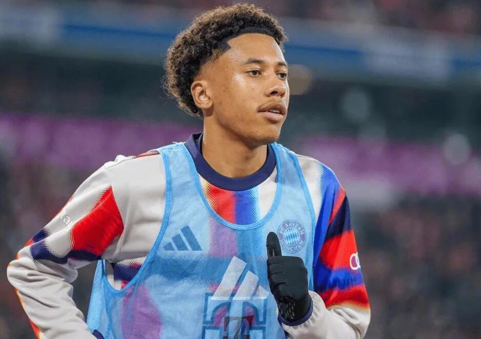 16岁天才中卫基亚拉与拜仁达成续约协议，门德斯参与协商