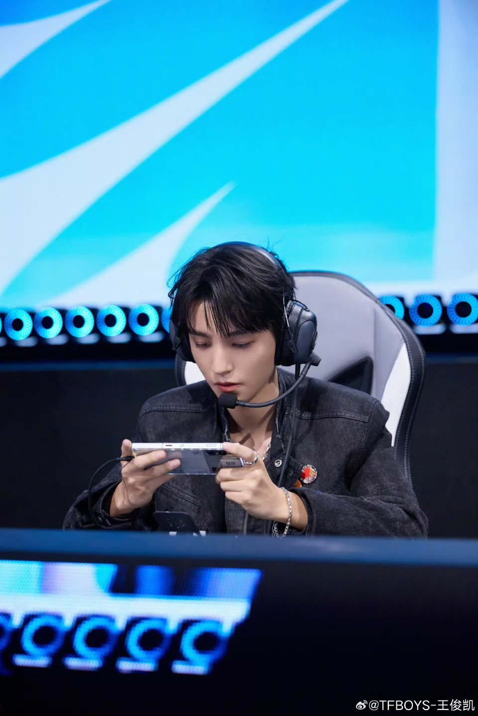 王俊凯多次回应粉丝质疑