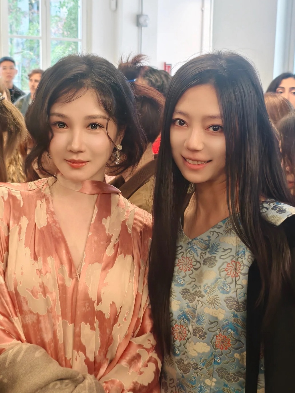 米兰时装周秀场陈小纭陈妍希亮相