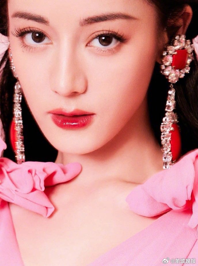 岁末女星美貌神图频出，谁最震撼