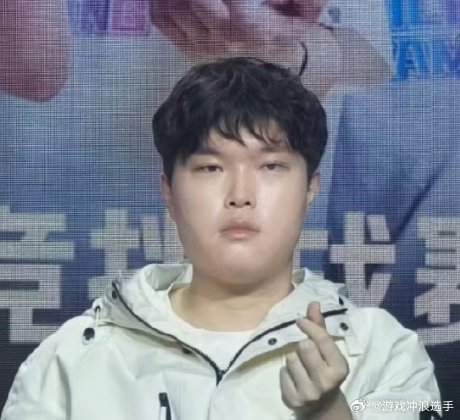 Bin晒情人节帅照回应颜值争议