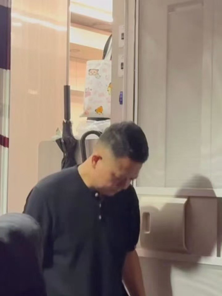 花少导演探班林一剧组
