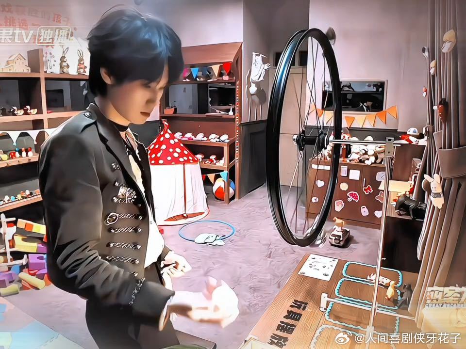 球一过来张真源就接，连续几下没见慌…