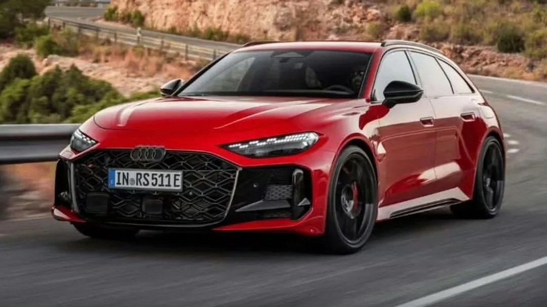 奥迪全新RS5实车曝光，RS专属宽体套件气场接近RS6