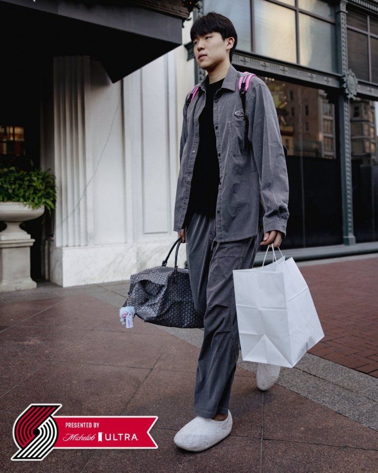 斯普利特赛后批评杨瀚森引发争议，教练组的管理方式将对年轻球员成长产生何种影响？