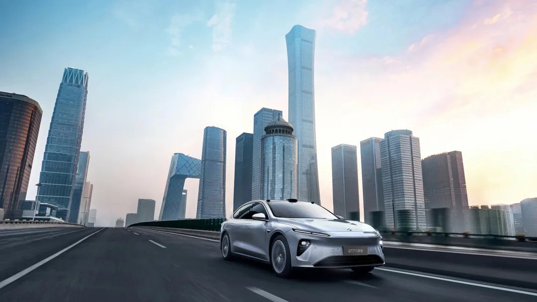 蔚来世界模型NWM新版推送，覆盖46万辆车新增城区领航换电