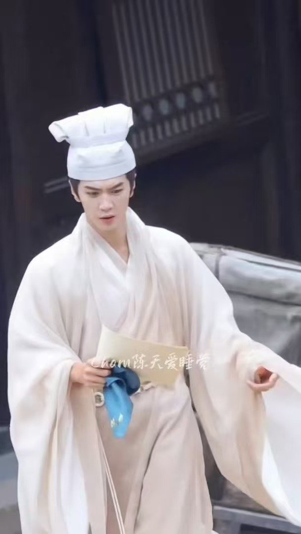 陈哲远敖炽书生造型曝光，浮生书生路透引关注