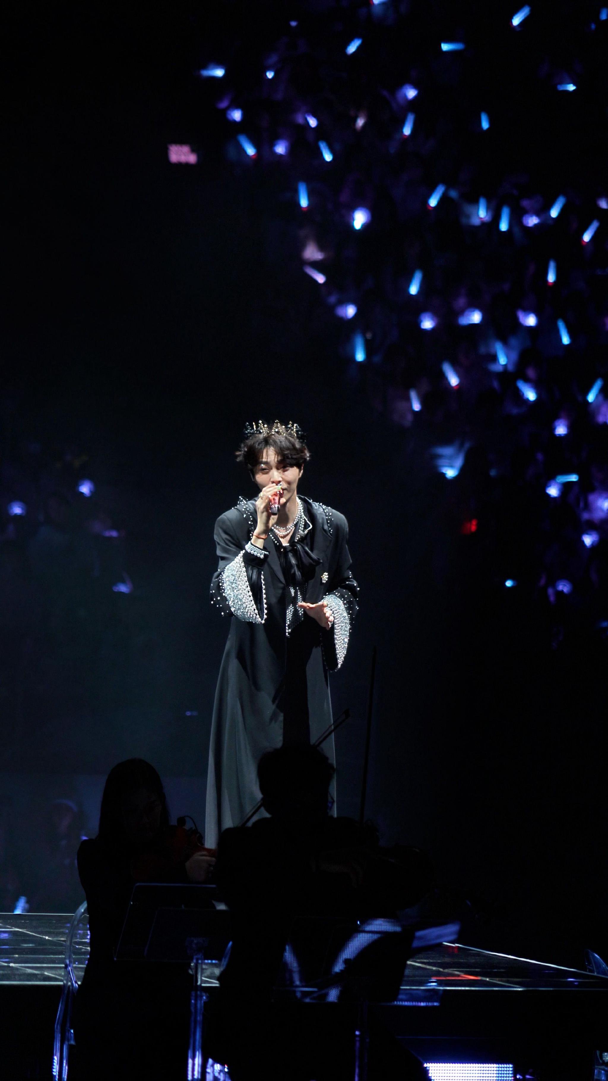 陈立农全球巡演成都站开唱，梁咏琪惊喜助阵