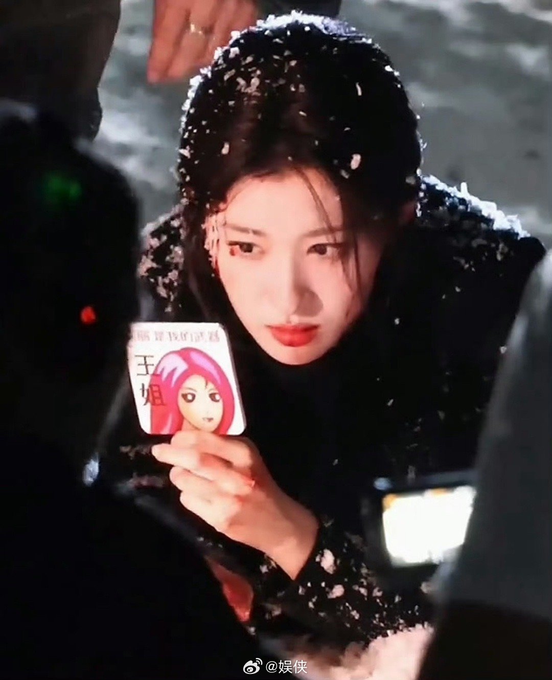 王楚然频繁练习法令纹消失操购买独特镜子