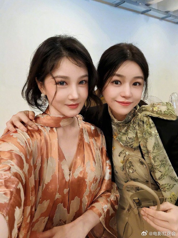 陈妍希陈小纭时装周惊喜同框