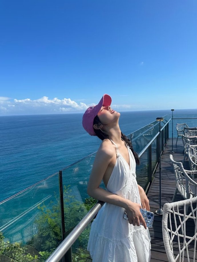 赵今麦南法vlog氛围神图频出