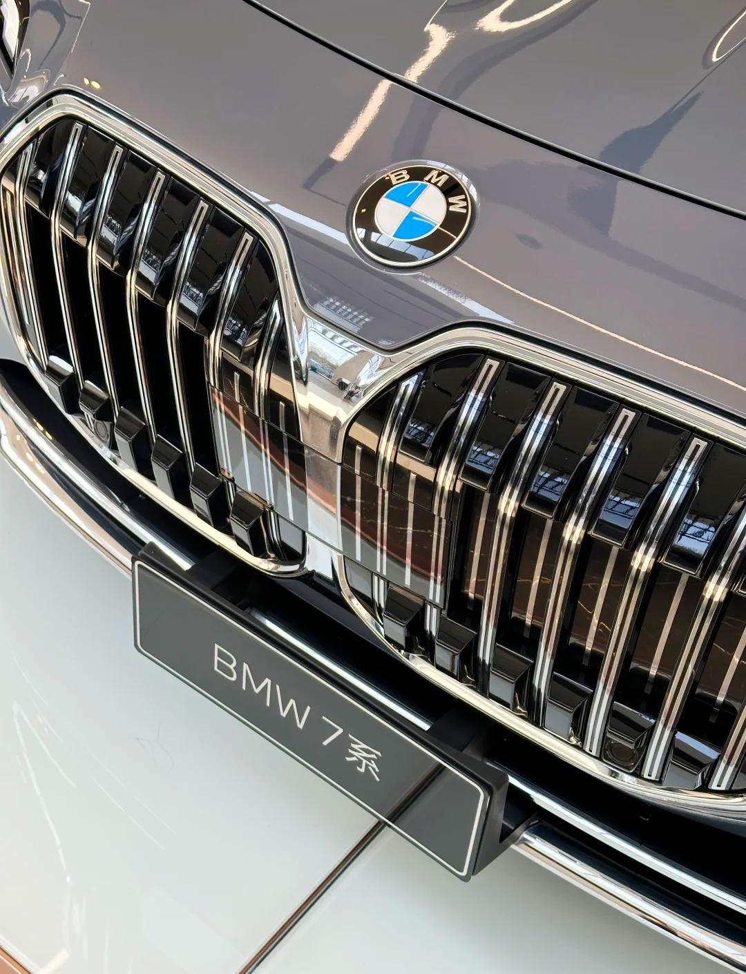 BBA豪华车价格大跳水，宝马7系直降27万、奔驰E级最高优惠13.5万