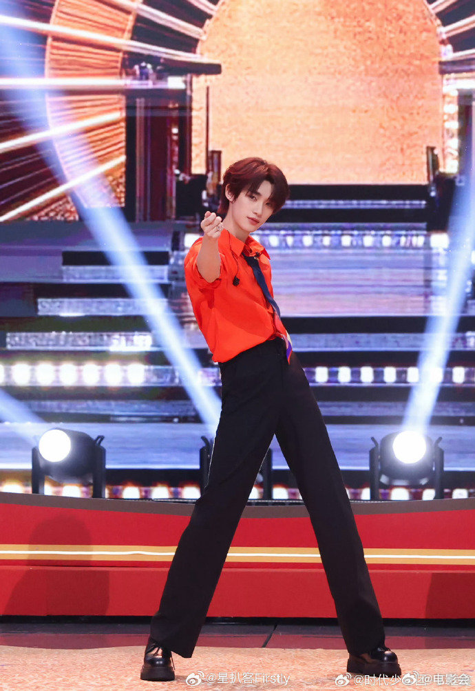 时代峰峻旗下明星占据年轻人喜爱榜半壁江山