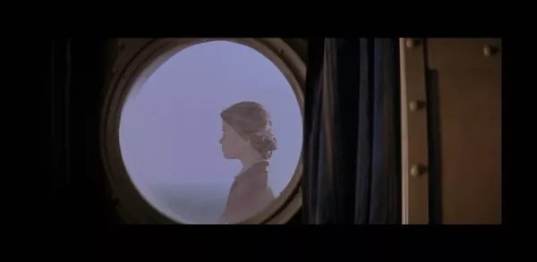 《海上钢琴师》公映27周年，窗边孤独与未知交织