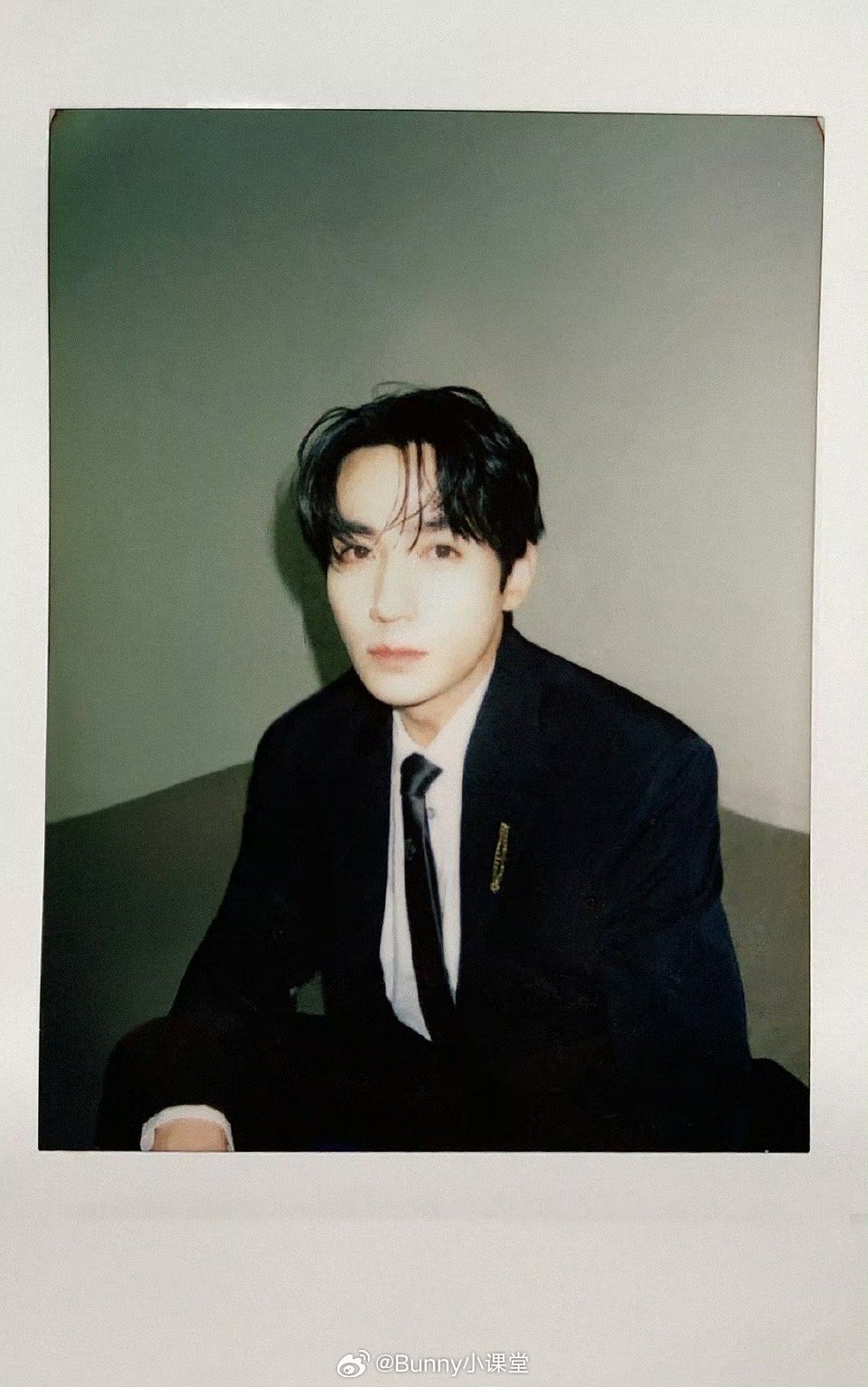 朱一龙工作室发布新营业照，造型引热议