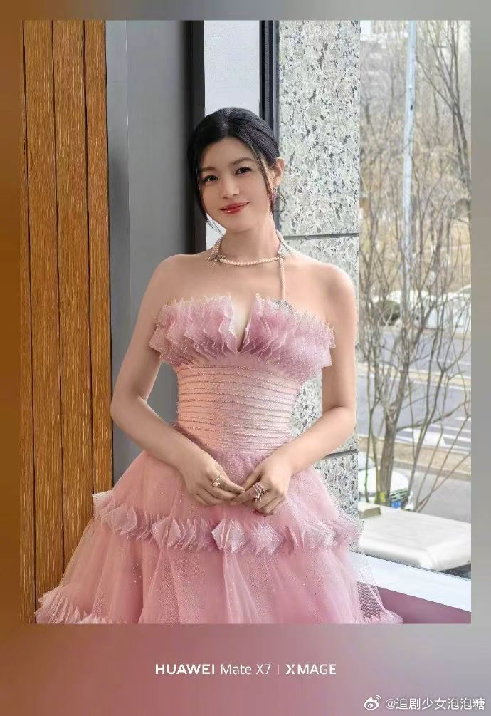 陈妍希周柯宇互晒舞台后台照