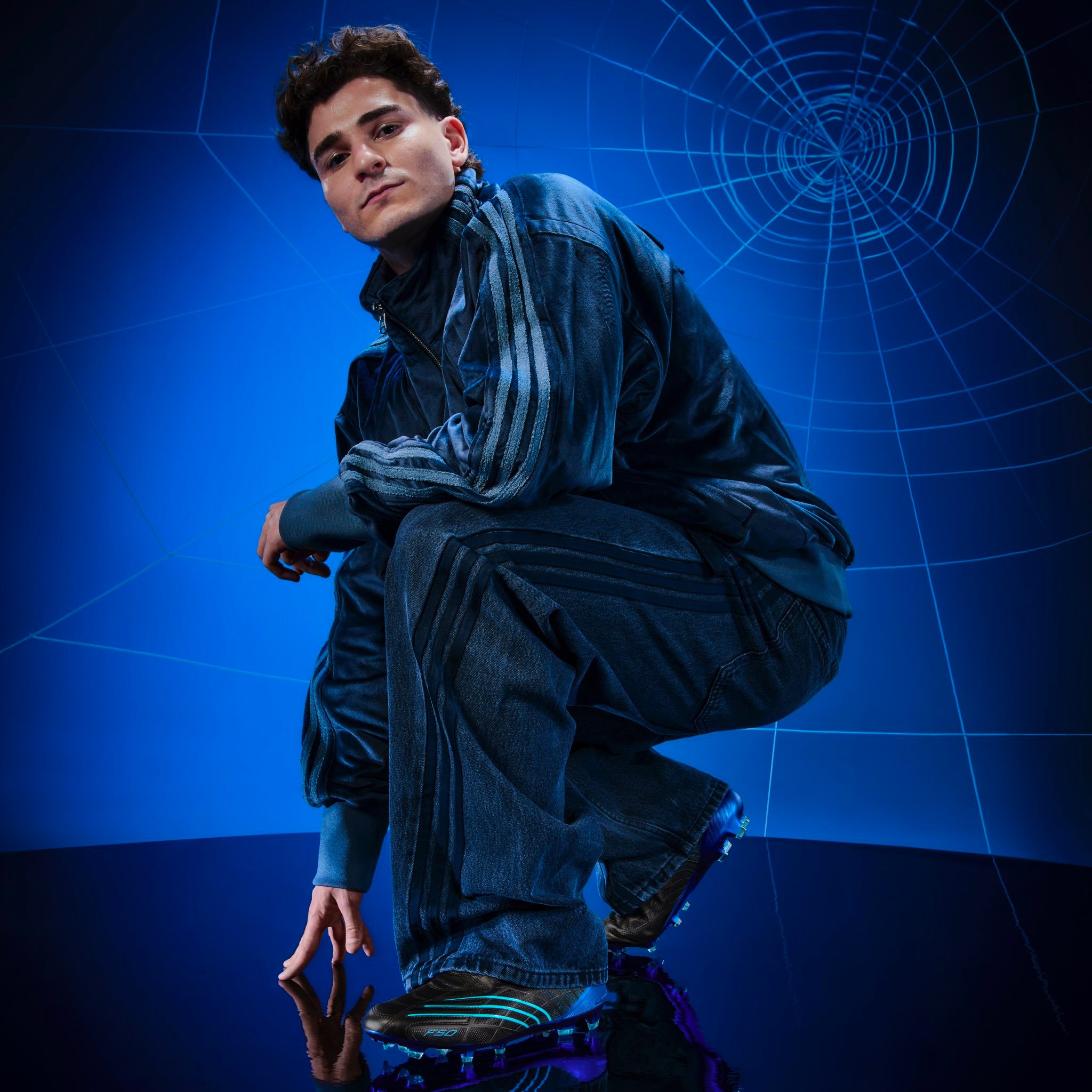 阿尔瓦雷斯欧冠联赛表现引关注